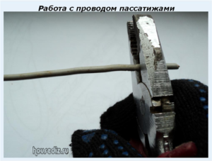 Работа с проводом пассатижами Работа с проводом пассатижами