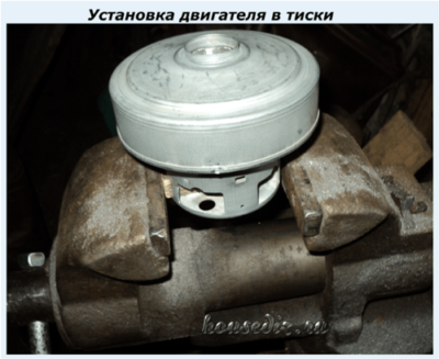 Установка двигателя в тиски Установка двигателя в тиски
